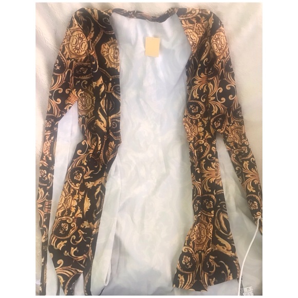 👑✅PRICE FIRM✅ Fabulous Fashion Baroque Print Blazer Cape. Brand new! - Picture 3 of 8